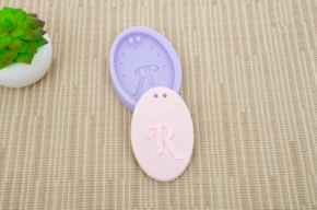 MOLDE SILICONE C/LETRA R 7.5X5.5X1.2CM MLD053